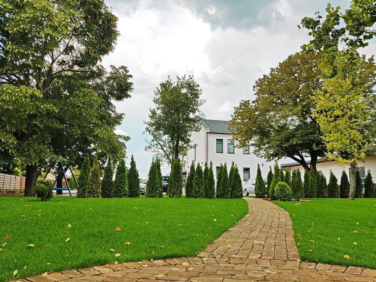 Hotel Czinege & Etterem Koka Exterior foto